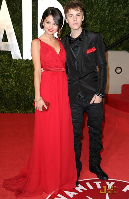 selenagomezjustinbieberdgoscars05.jpg