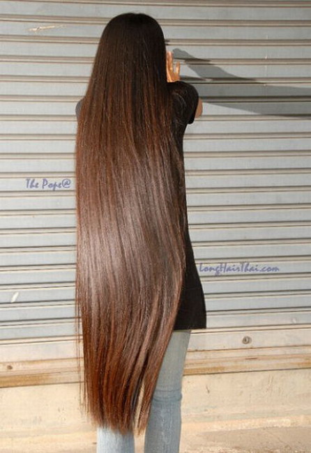 Mái tóc dài: Nếu bạn thích mái tóc dài và mềm mại thì hãy nhấn vào đây để khám phá những kiểu tóc lãng mạn và quyến rũ. Hãy đón nhận thêm niềm tin và sự tự tin khi trông đẹp hơn với mái tóc dài.