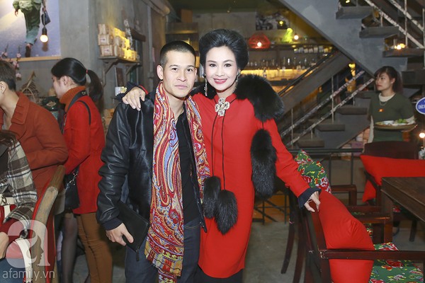 Con gái Thanh Lam lần đầu xuất hiện cùng chồng sau khi sinh con 11