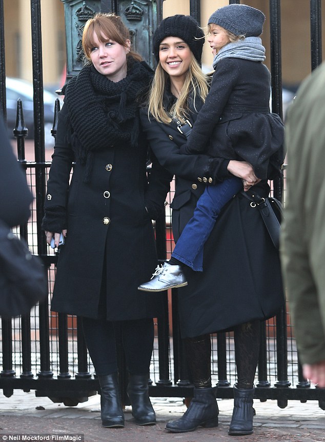 Lindsay Lohan vẫn bám theo Max của The Wanted 10