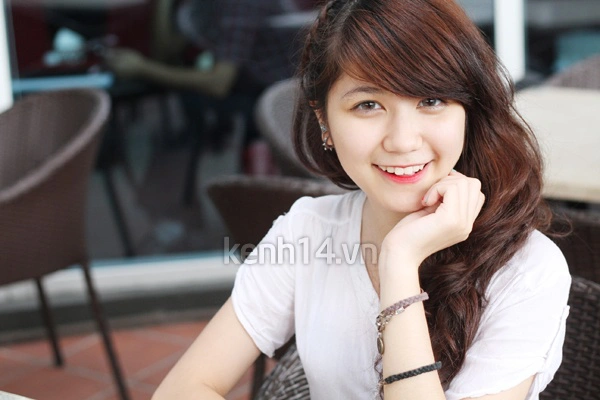 gap-lai-doi-ban-than-hot-girl-quynh-anh-an-apan