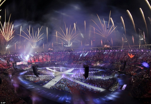 spice-girls-hat-cuc-sung-o-le-be-mac-olympic-2012 spice-girls-hat-cuc-sung-o-le-be-mac-olympic-2012