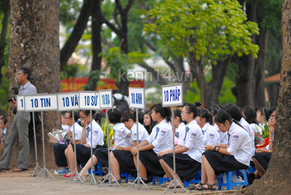 teen-chu-van-an-khai-giang-trong-tiet-troi-cuc-dep