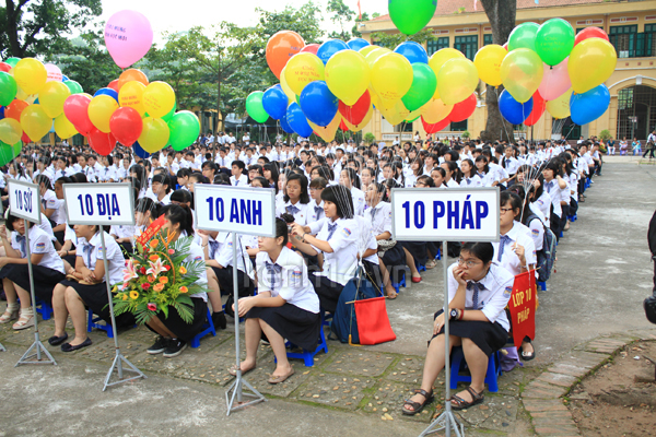 teen-chu-van-an-khai-giang-trong-tiet-troi-cuc-dep