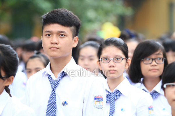 teen-chu-van-an-khai-giang-trong-tiet-troi-cuc-dep