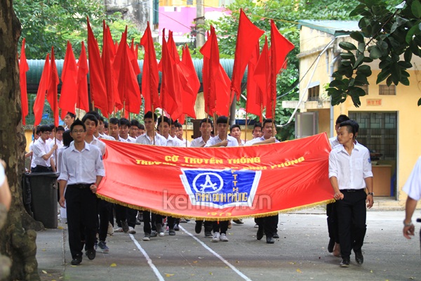 cac-truong-thpt-tai-ha-noi-ron-ra-ngay-khai-truong