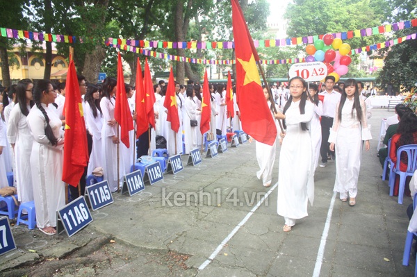 cac-truong-thpt-tai-ha-noi-ron-ra-ngay-khai-truong