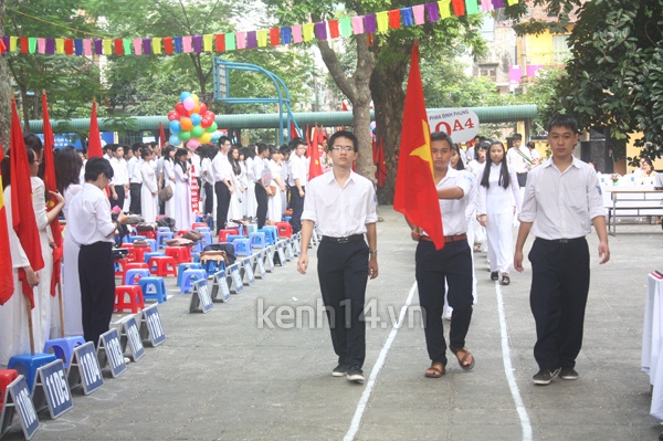 cac-truong-thpt-tai-ha-noi-ron-ra-ngay-khai-truong