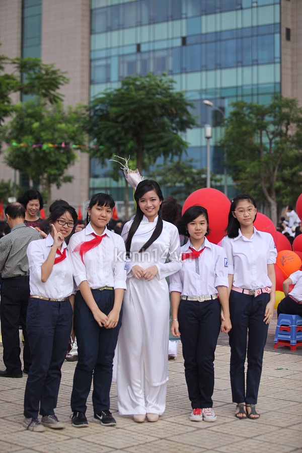 Những cô gái Việt bỗng dưng nổi tiếng 10