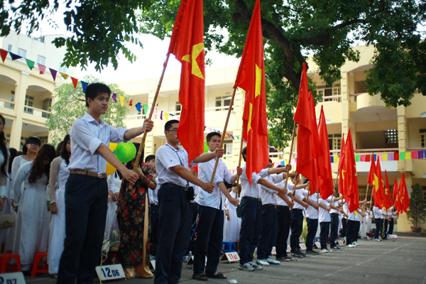 cac-truong-thpt-tai-ha-noi-ron-ra-ngay-khai-truong