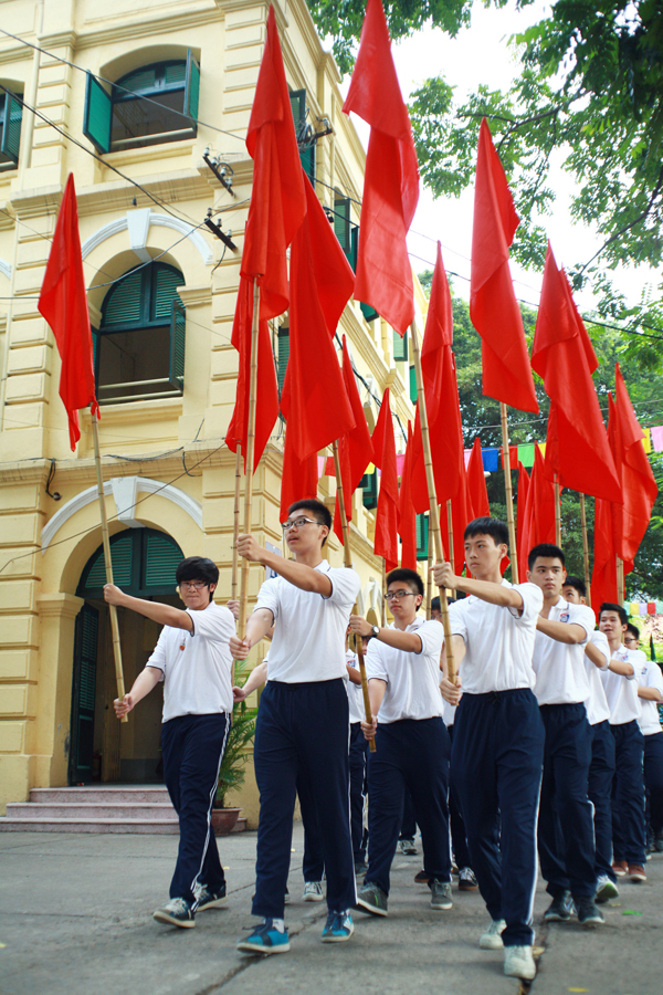 cac-truong-thpt-tai-ha-noi-ron-ra-ngay-khai-truong