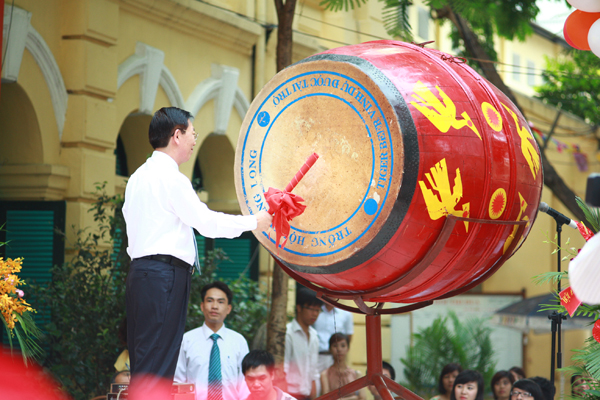 cac-truong-thpt-tai-ha-noi-ron-ra-ngay-khai-truong