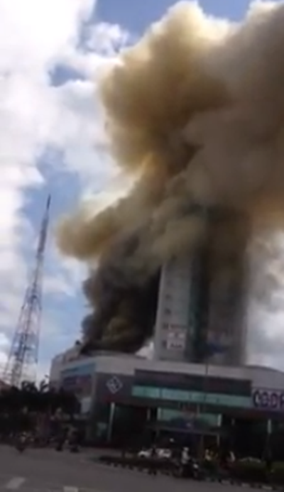 Cháy lớn ở tòa nhà cao nhất Hà Tĩnh, một người tử vong 3