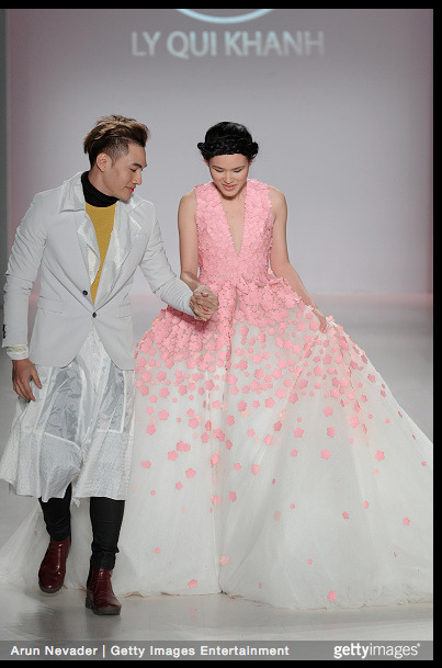 Tuyết Lan làm vedette trong show của Lý Quí Khánh tại New York Fashion Week 2015 1