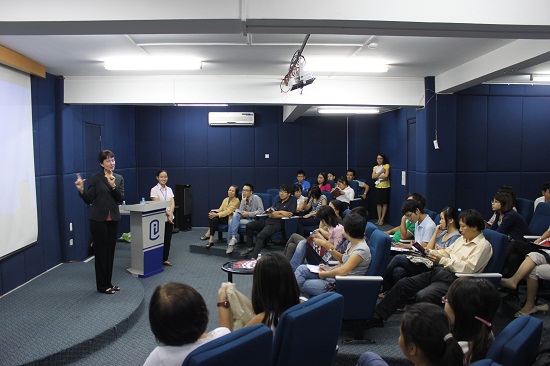 hoi-thao-chuyen-de-luyen-thi-toefl-ibt-thanh-cong