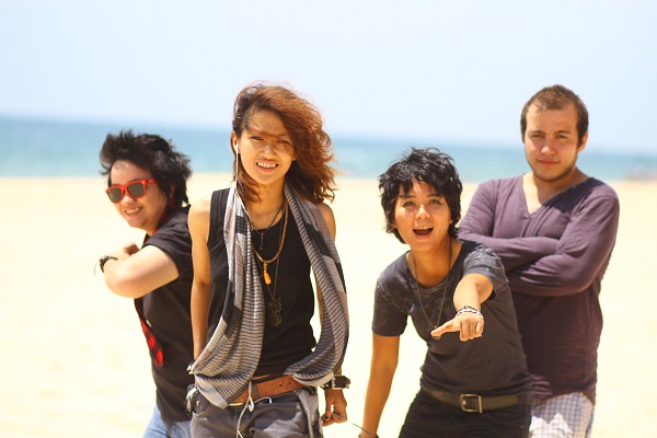 cung-bat-coc-dong-nhi-suboi-gil-le