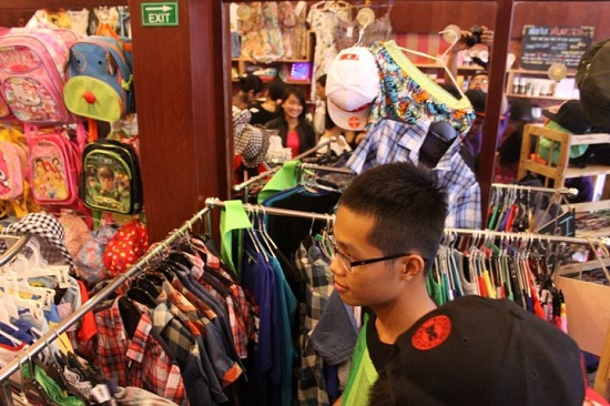 shopping-cuoi-tuan-cung-trinh-thang-binh