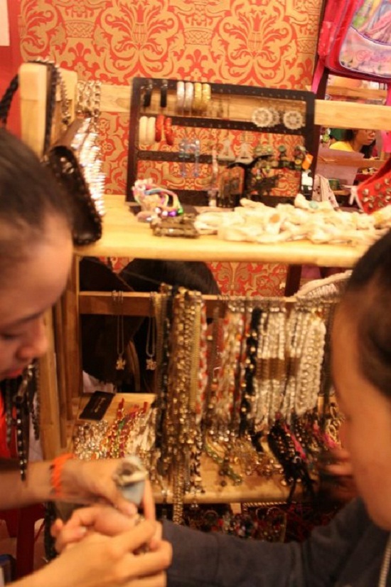 shopping-cuoi-tuan-cung-trinh-thang-binh