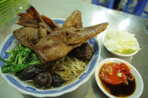 kham-pha-mi-vit-tiem-ngonre-tai-tan-phu