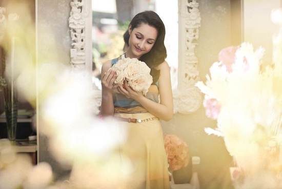 anna-truong-lan-gio-trong-treo-cho-showbiz-viet