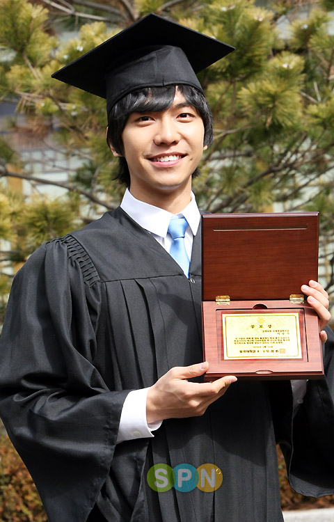 Lee Seung Gi được toàn điểm A ở trường 2