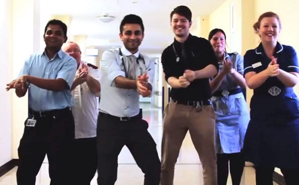 Bác sĩ nhảy Gangnam Style nhân "Ngày rửa tay toàn cầu" Bác sĩ nhảy Gangnam Style nhân "Ngày rửa tay toàn cầu"