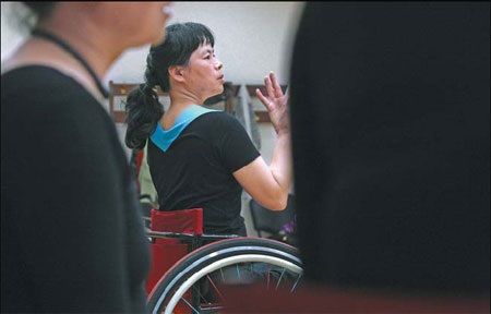 Lớp học nhảy của những người khuyết tật 5