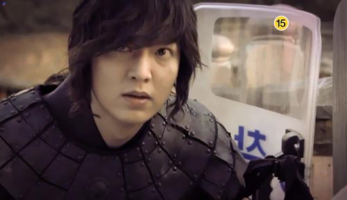 lee-min-ho-hung-dung-di-bat-coc-nguoi-dep