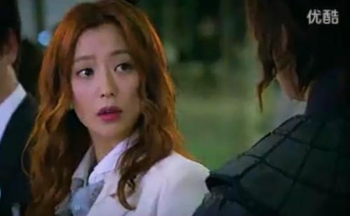 lee-min-ho-hung-dung-di-bat-coc-nguoi-dep