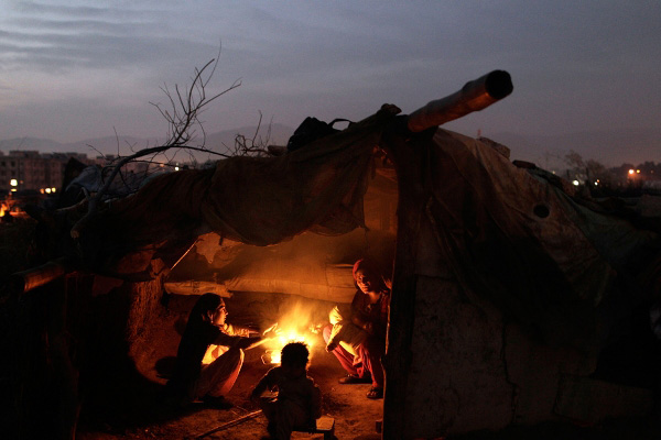 Cuộc sống "lụp xụp" của 1 tỷ người tại khu ổ chuột 8