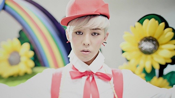 gdragon-mot-minh-chap-ca-4-nang-secret