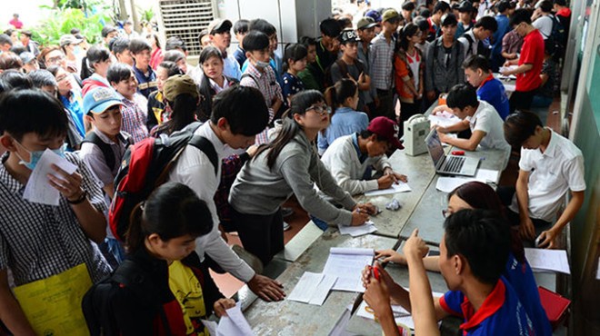 Th&iacute; sinh 'th&aacute;o chạy' những ng&agrave;y cuối x&eacute;t tuyển đợt 1