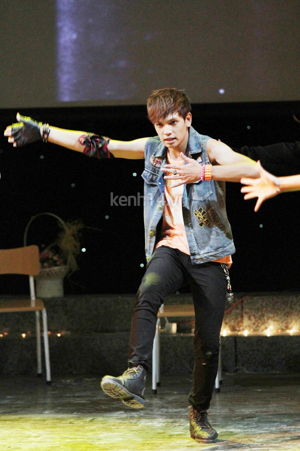 chay-cung-show-kpop-cover-hoanh-trang-tai-ha-noi chay-cung-show-kpop-cover-hoanh-trang-tai-ha-noi