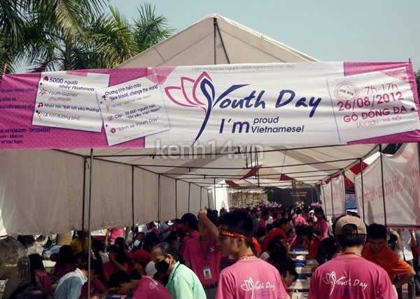 gioi-tre-ha-thanh-bung-no-cung-youth-day-2012