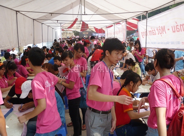 gioi-tre-ha-thanh-bung-no-cung-youth-day-2012