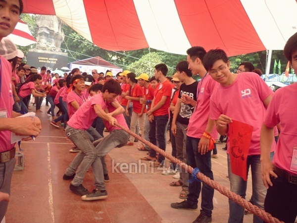 gioi-tre-ha-thanh-bung-no-cung-youth-day-2012