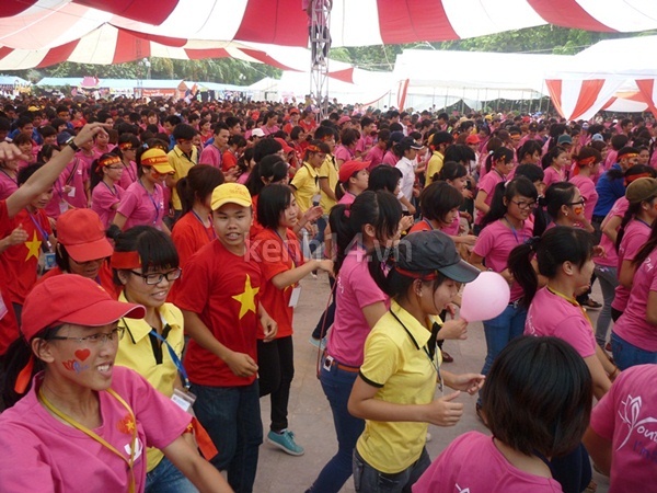 gioi-tre-ha-thanh-bung-no-cung-youth-day-2012