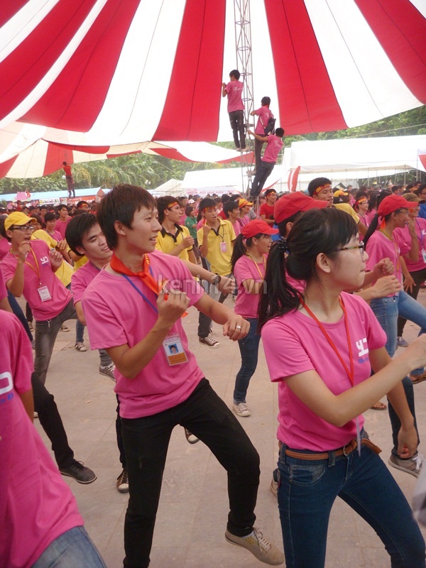 gioi-tre-ha-thanh-bung-no-cung-youth-day-2012