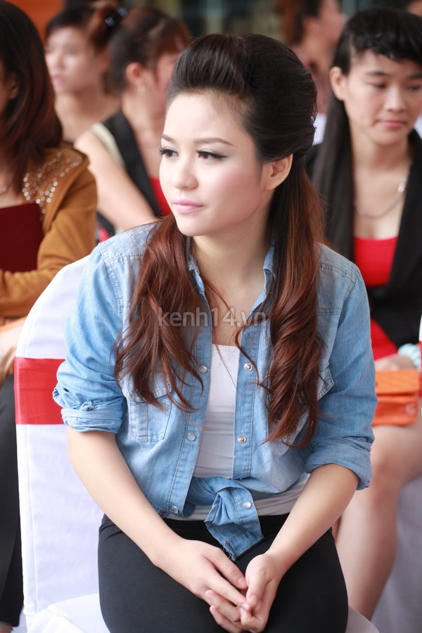 nu-sinh-mien-bac-xinh-rang-ngoi-du-thi-miss-teen-2012