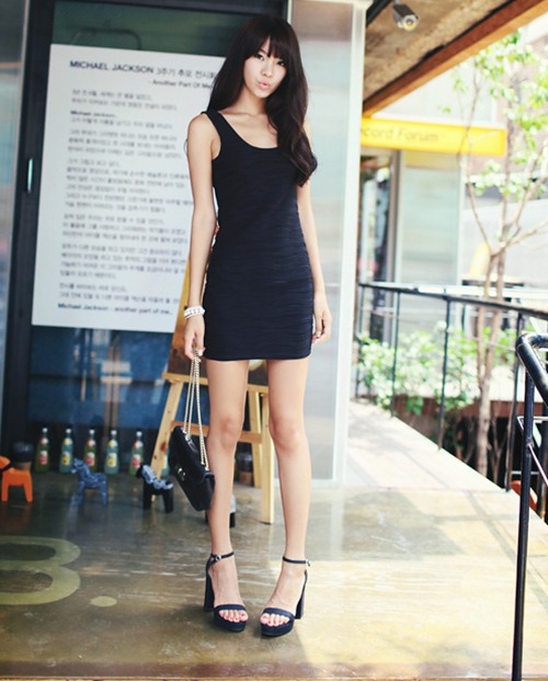 bien-hoa-voi-tank-dress-sieu-tien-loi