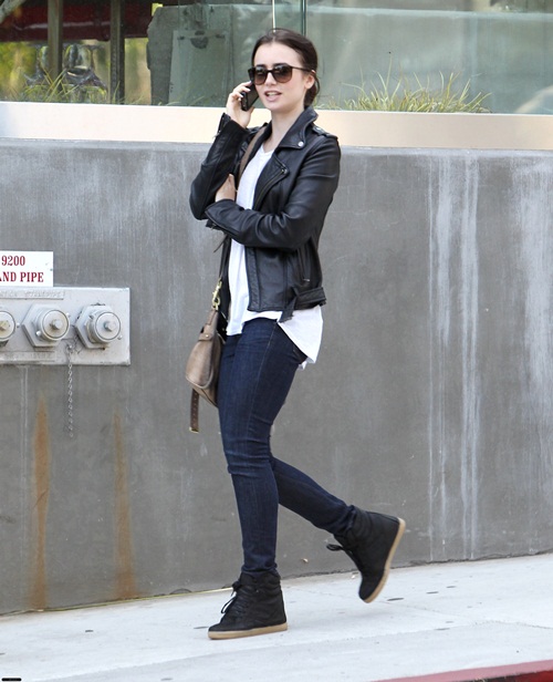 Mix đồ ng&agrave;y lạnh phong c&aacute;ch v&agrave; nhanh gọn như Lily Collins 13