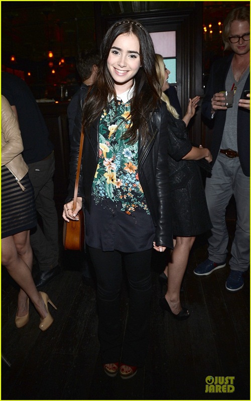 Mix đồ ng&agrave;y lạnh phong c&aacute;ch v&agrave; nhanh gọn như Lily Collins 14