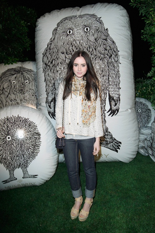 Mix đồ ng&agrave;y lạnh phong c&aacute;ch v&agrave; nhanh gọn như Lily Collins 30