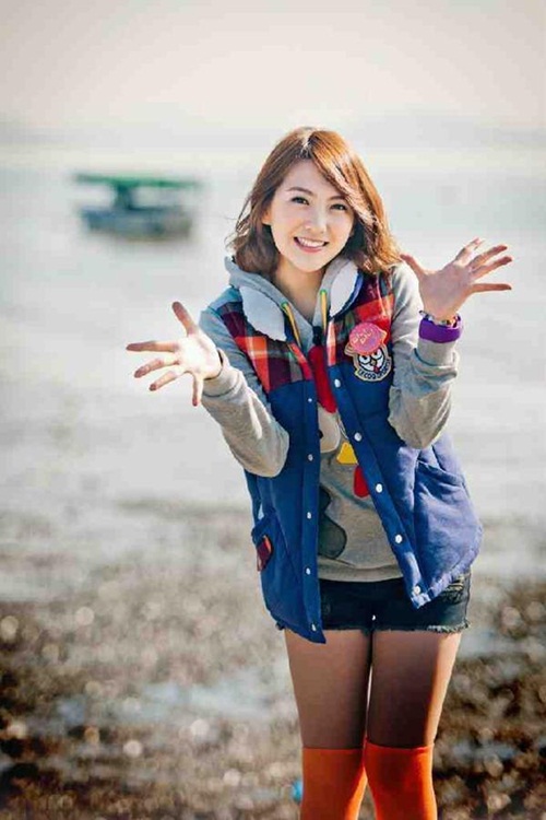 Học Jiyoung - KARA c&aacute;ch "mix&match" &aacute;o ấm cho m&ugrave;a lạnh 22