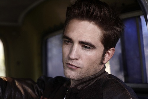 Robert Pattinson hỗ trợ "người yêu" bắt cóc tống tiền