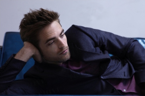 Robert Pattinson hỗ trợ "người yêu" bắt cóc tống tiền