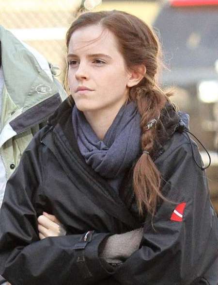 Emma Watson để tóc dài trở về thời cổ đại 2