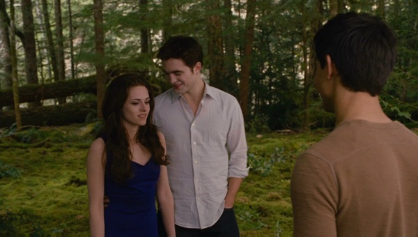 Bella - Edward nồng nàn “mi” nhau liên  tục 6