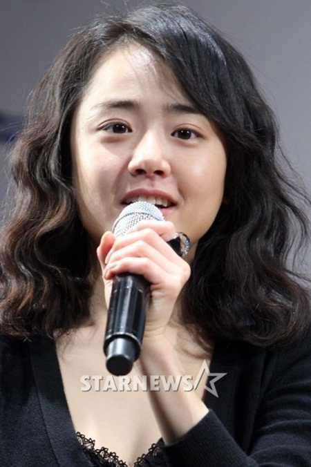 moon-geun-young-quay-lai-lam-alice