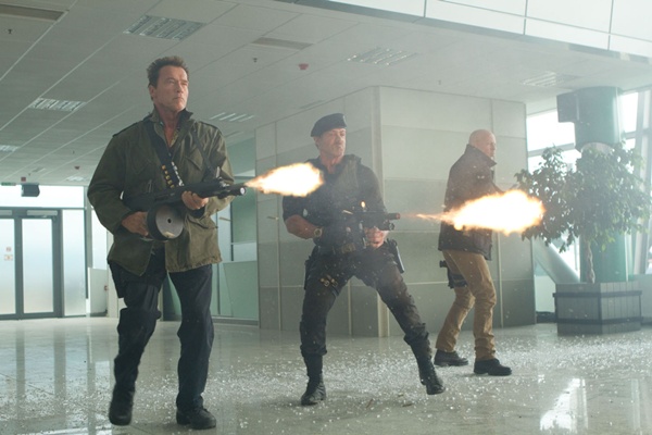 the-expendables-2-hanh-dong-tinh-khiet-chinh-la-day